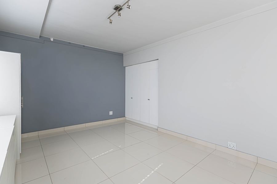 To Let 2 Bedroom Property for Rent in Sea Point Western Cape